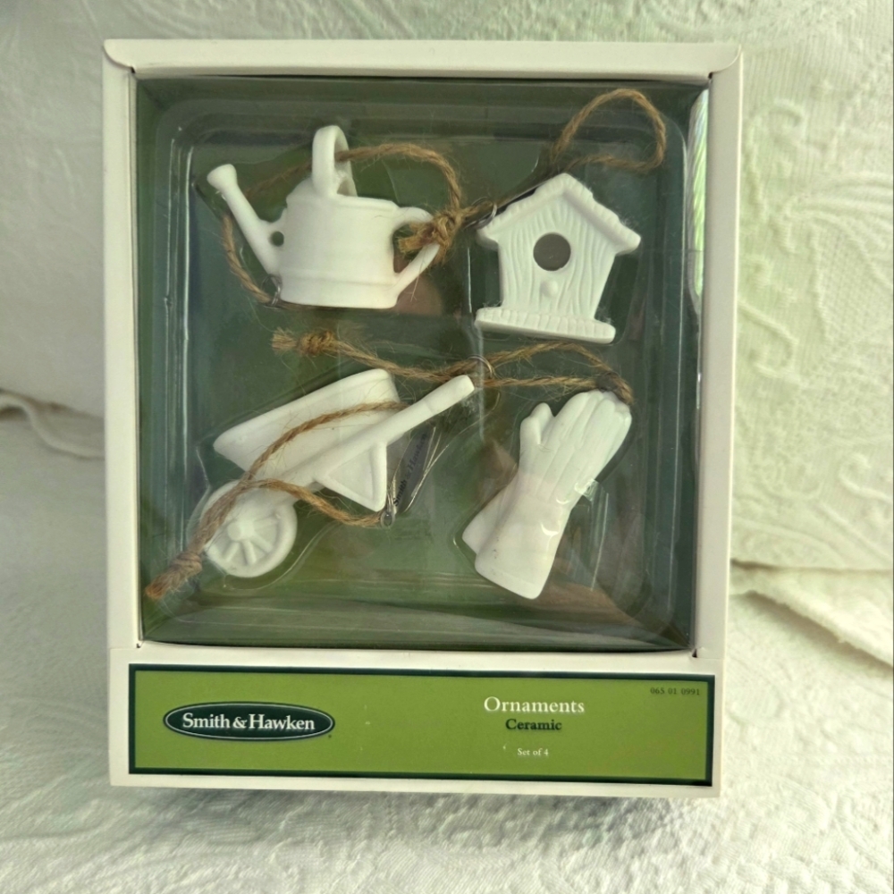 Smith & Hawken White Ceramic Garden Ornaments Set